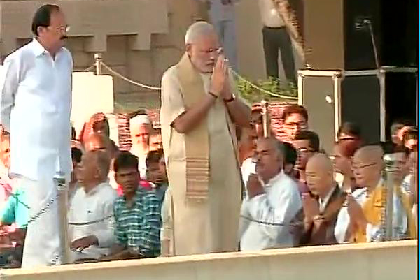 രാജ്യം ഗാന്ധി സ്മരണയില്‍